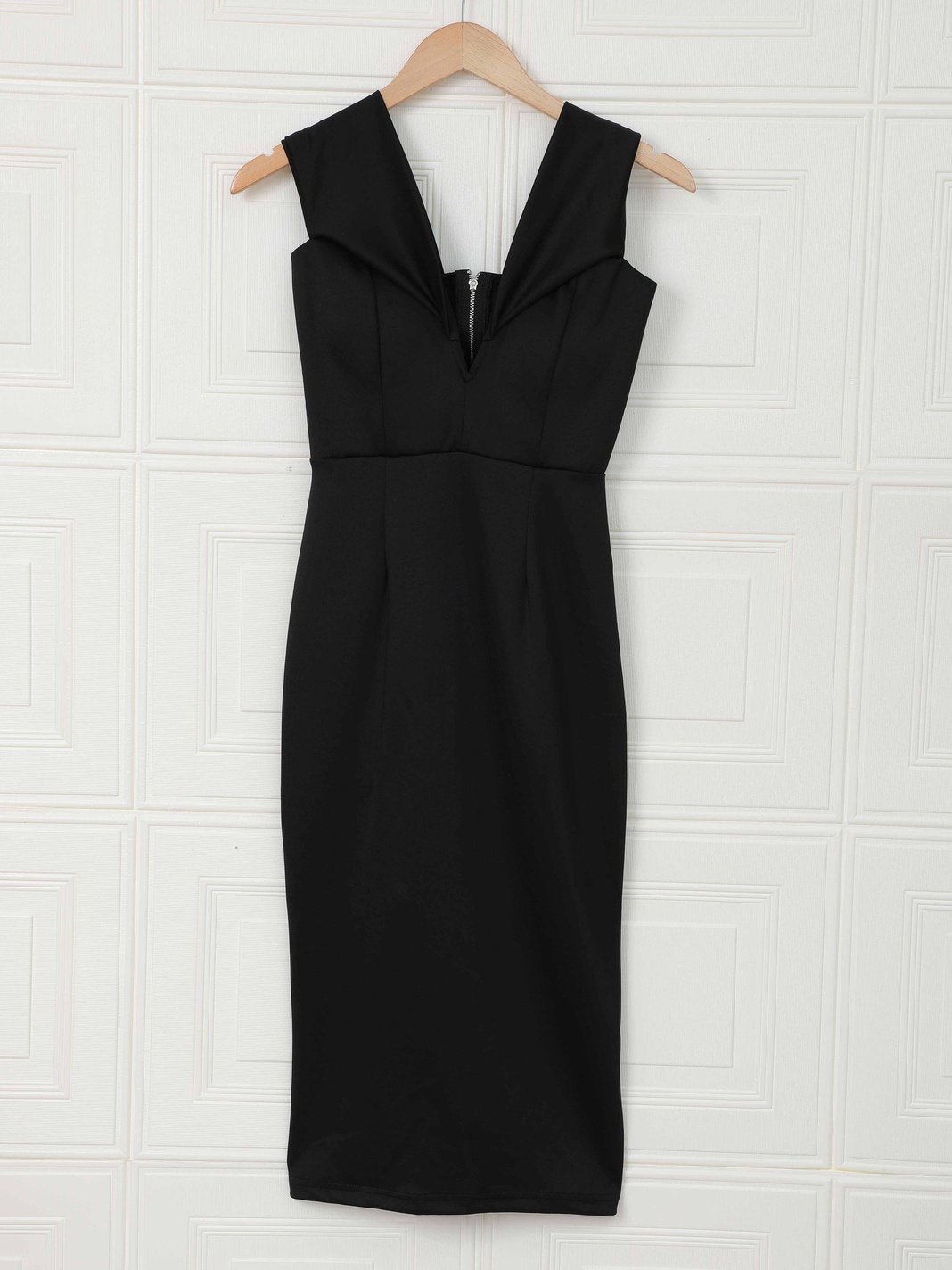 Solid V-Neck Sleeveless Bodycon Dress