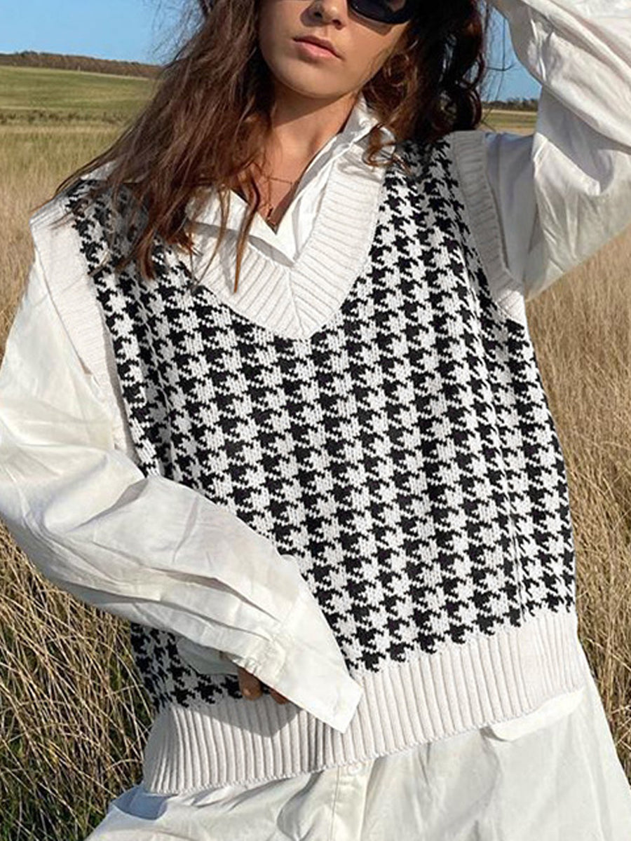 Sweaters - Round Neck Vest Sleeveless Houndstooth Plaid Knitted Sweater - MsDressly