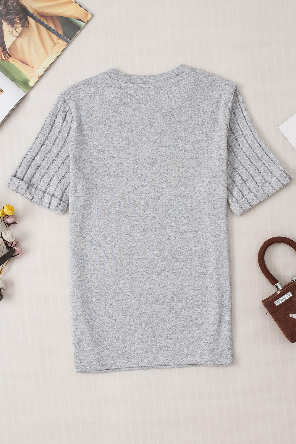 Gray Bow Knot Print Ribbed Knit Sleeve Round Neck Tee