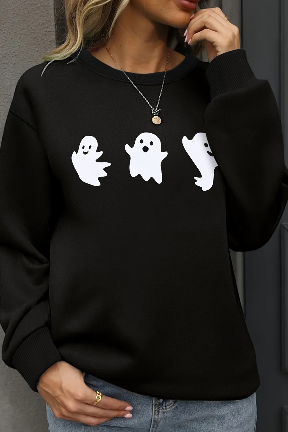 Black Halloween Ghosts Print Round Neck Sweatshirt