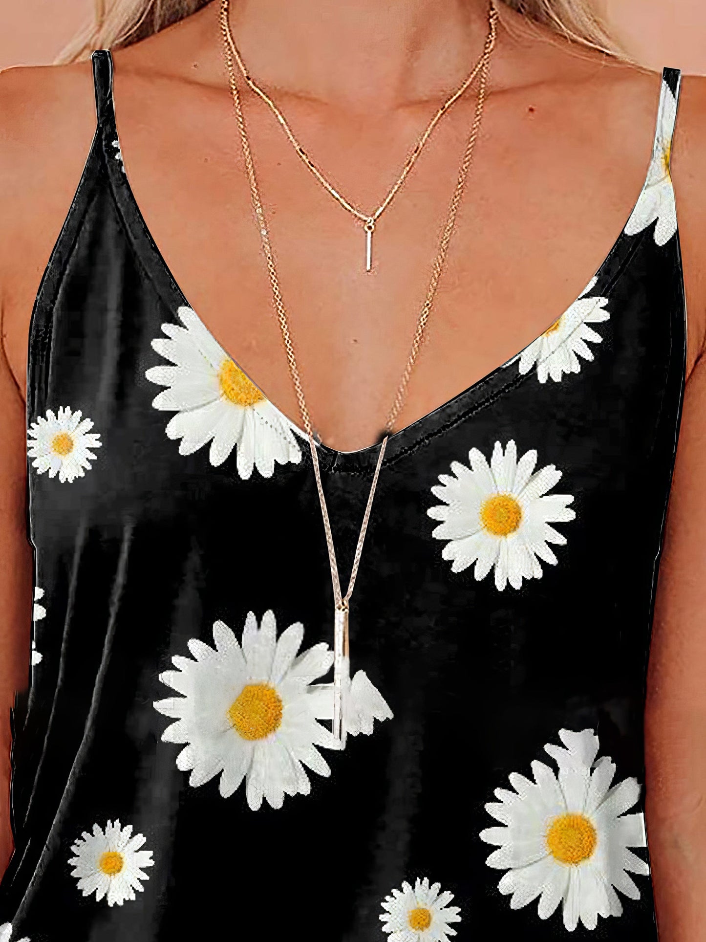 Daisy Print V-Neck Strap Tank Tops with a Flattering Design