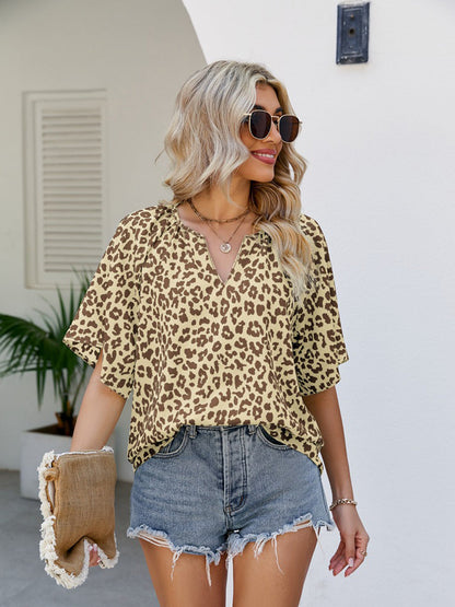 T-Shirts - Leopard Print Short Sleeve Relaxed V-Neck T-Shirt - MsDressly