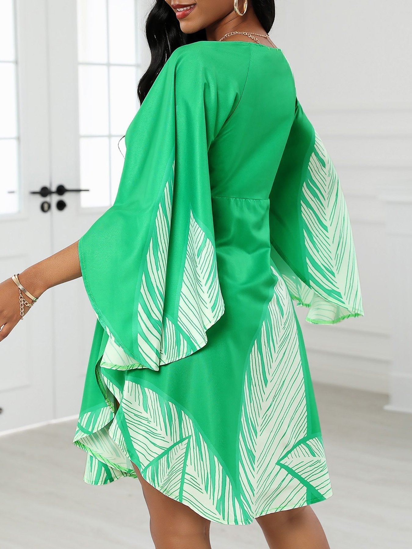 Cape Sleeve Leaves Print Ruched Dress - LuckyFash™