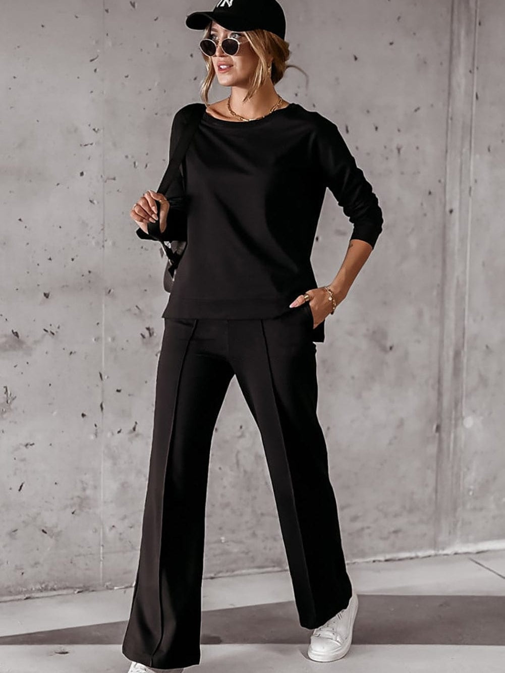 Chic Black Two-Piece Casual Ensemble with Seam Detail Pants