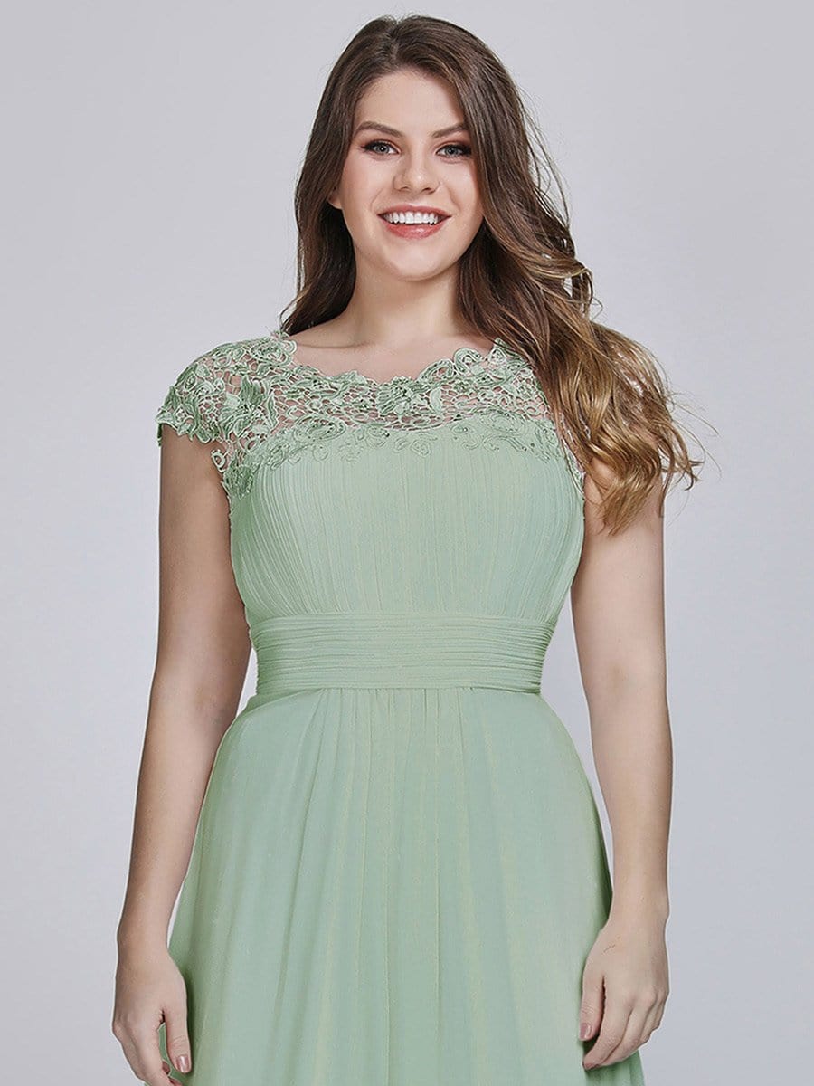 Elegant Lace Cap Sleeve Chiffon Evening Gown with Ruched Detail