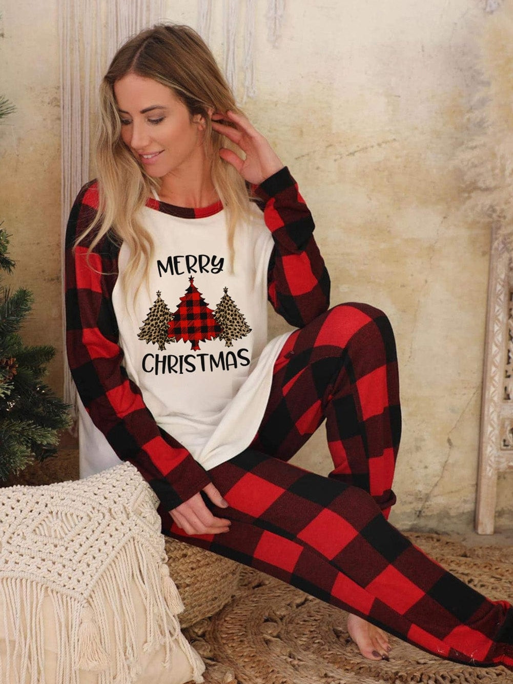 Festive Red Christmas Plaid Print Lounge Set with Tree Motif