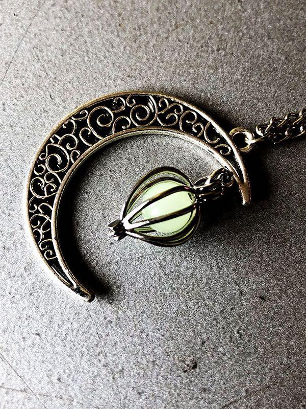 Ghost hollow Moon Necklace BUY210304449GRE Green
