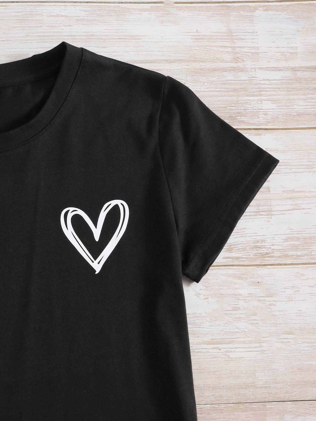 Heart Print Crew Neck Tee for Women