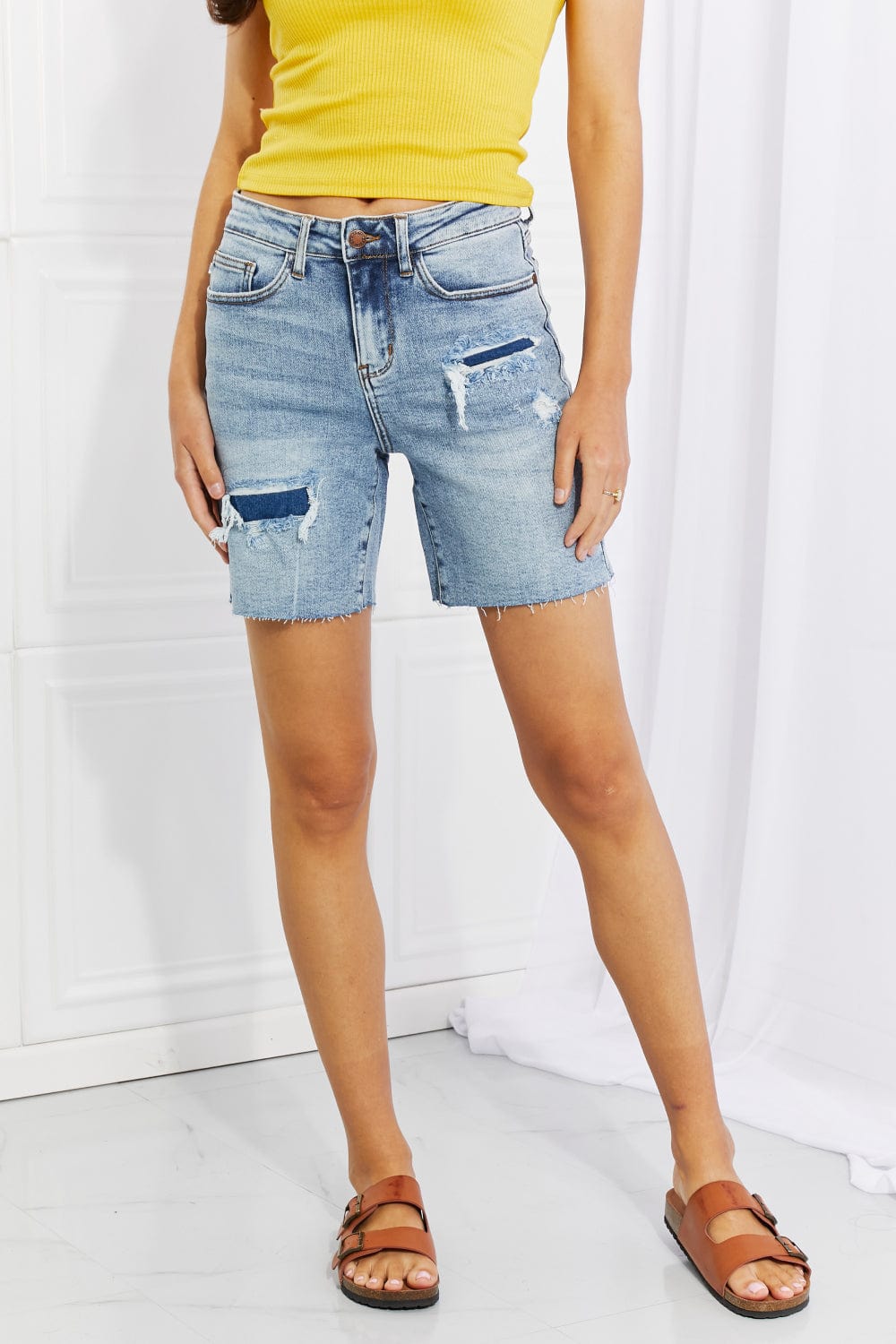 Judy Blue Hallie Mid-Length Denim Patch Shorts MS231013019594FS Light / S