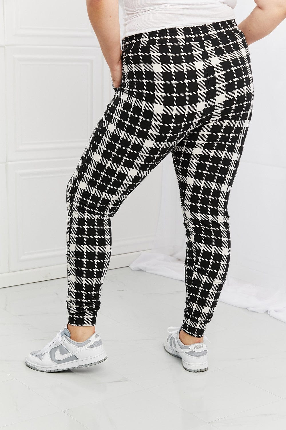 Leggings Depot Stay In Full Size Printed Joggers