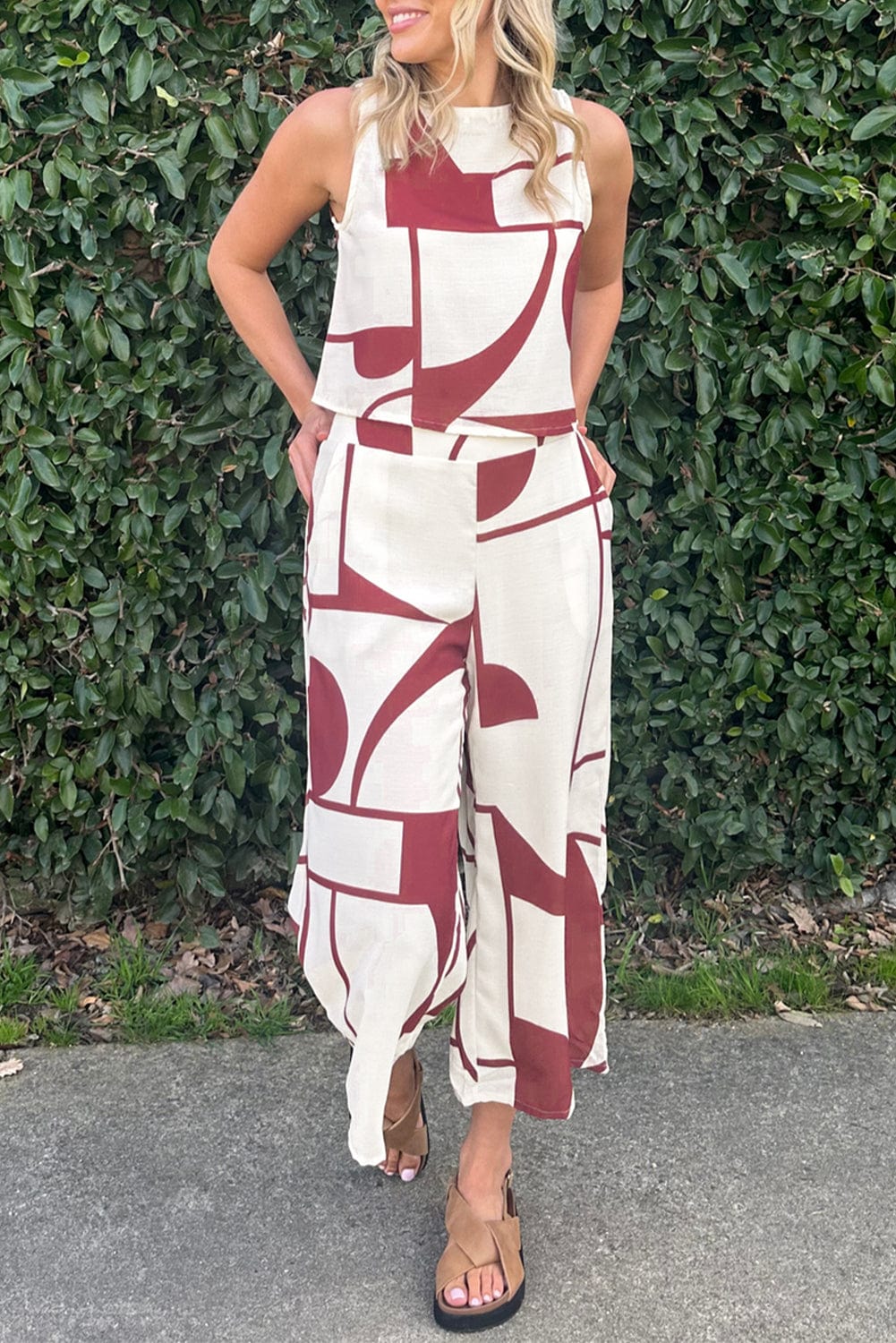 White Geometric Print Sleeveless Vest and Wide Leg Pants Set