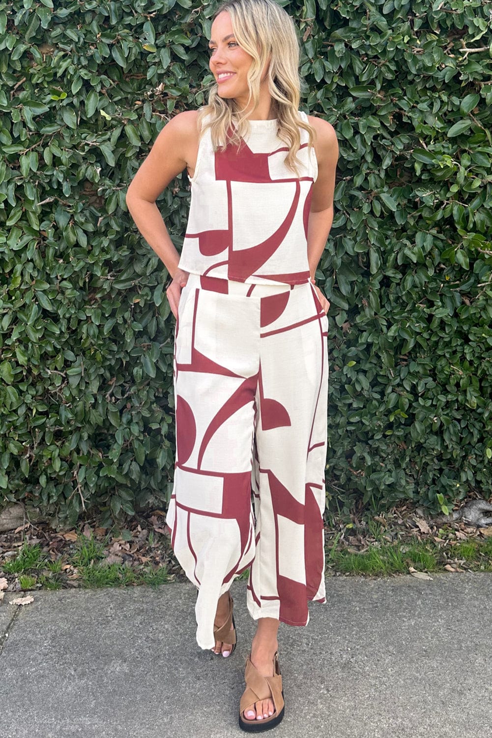 White Geometric Print Sleeveless Vest and Wide Leg Pants Set