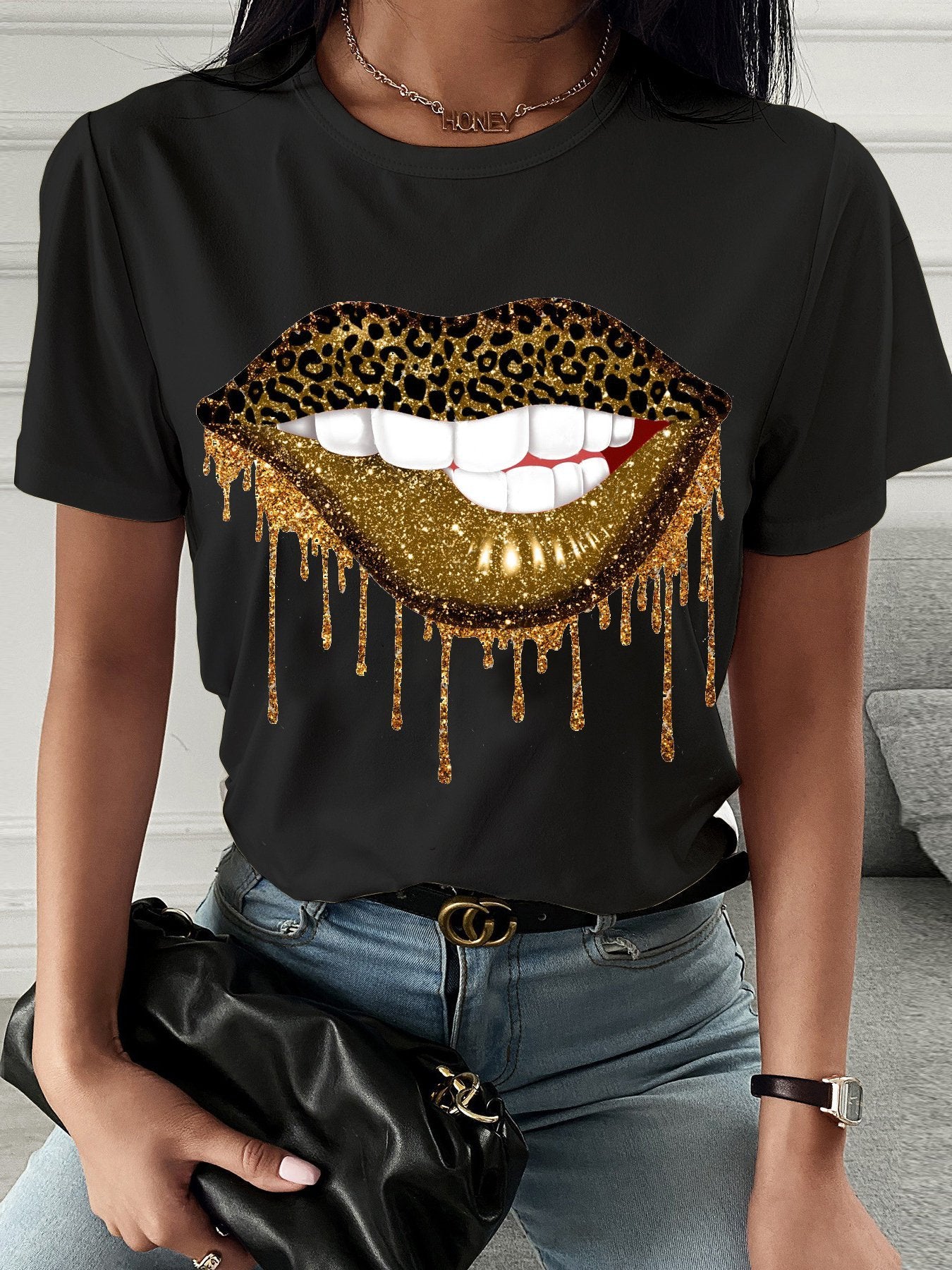 Leopard Lip Print Crew Neck T-shirt - MsDressly