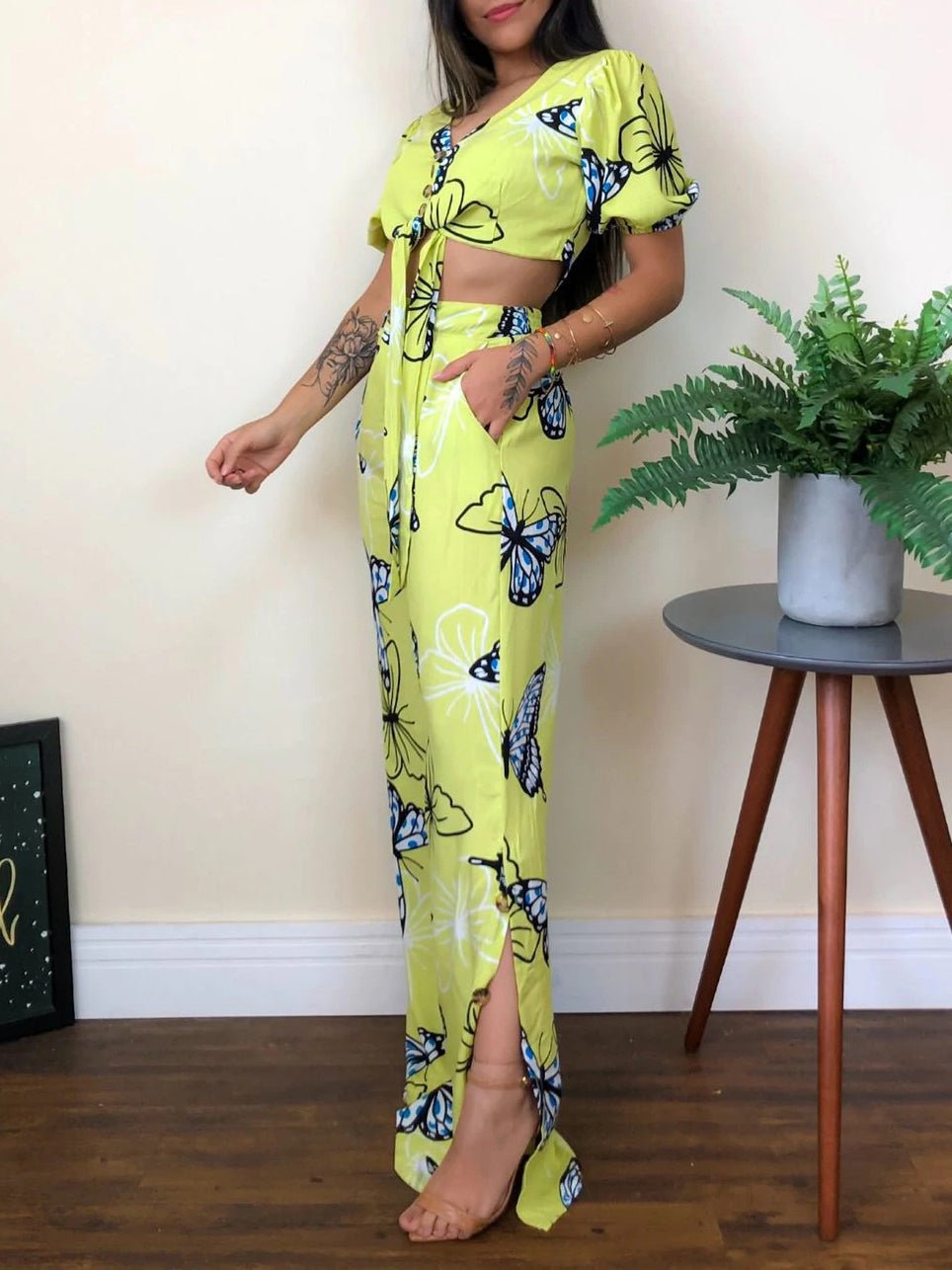 Women's Sets V-Neck Tie Short-Sleeve Shirt & Slit Wide-Leg Pants Two-Piece Set - Sets - Instastyled | Online Fashion Free Shipping Clothing, Dresses, Tops, Shoes - 24/04/2022 - Bottoms - Color_Green