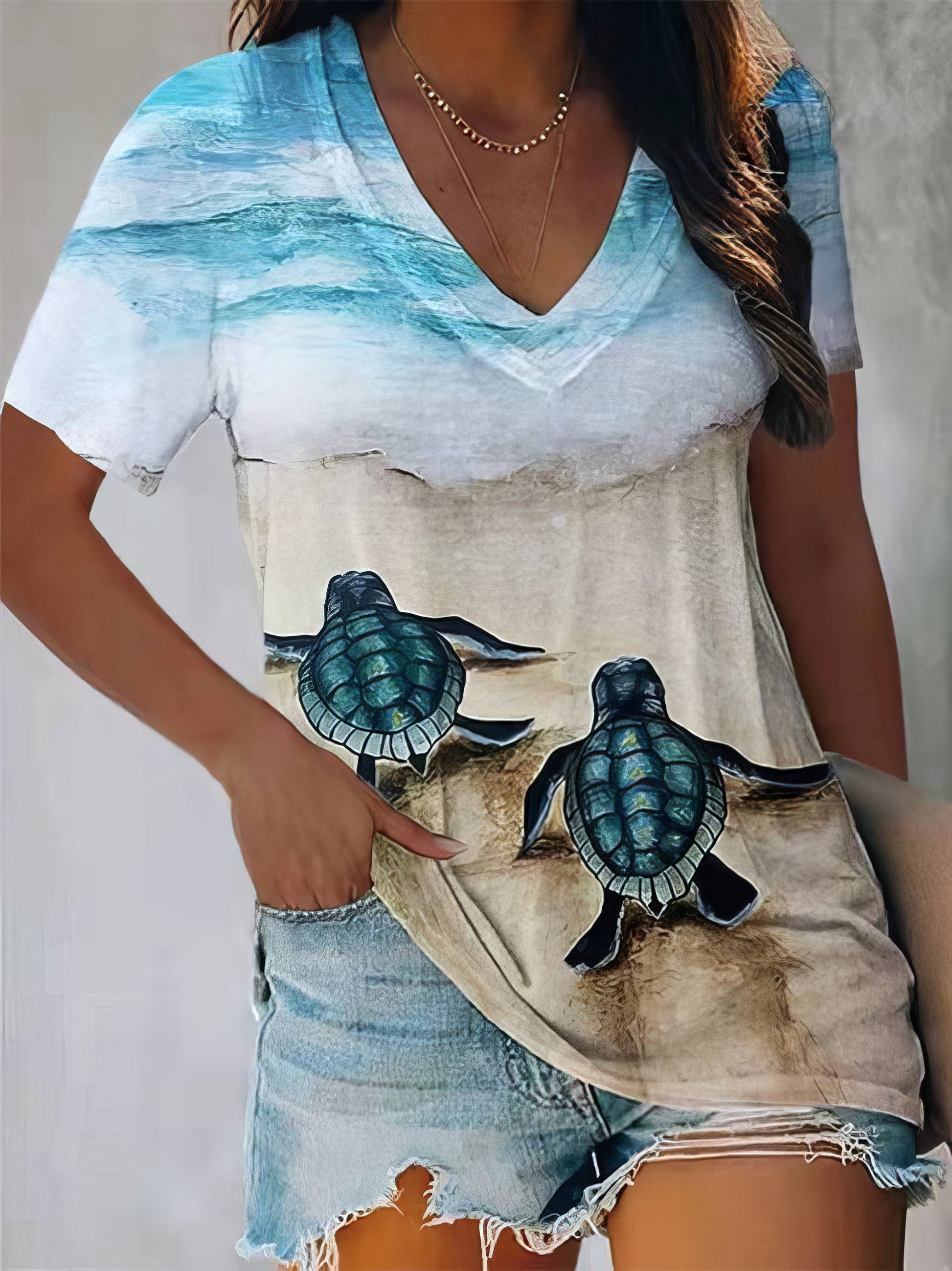 T-Shirts - Turtle Print V-Neck Short Sleeve T-Shirt - MsDressly